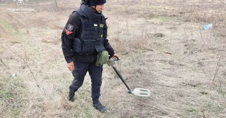 З інтернет-джерел Трагедія під Харковом: від вибуху загинули двоє чоловіків на порталі Gromada Group